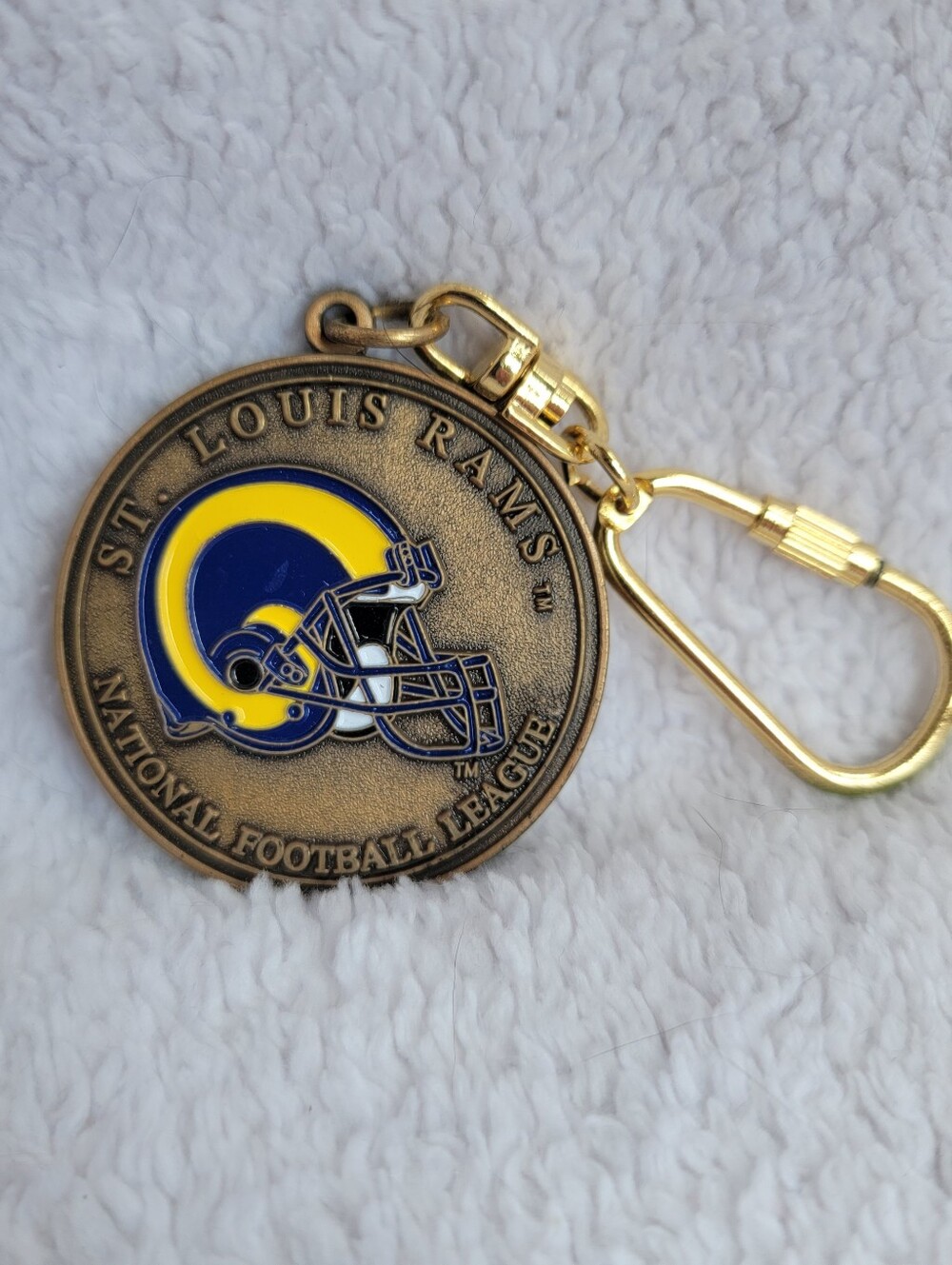 NFL St. Louis Rams Gold Tone Medallion Keychain w/ Carabiner Clip Blue Yellow
